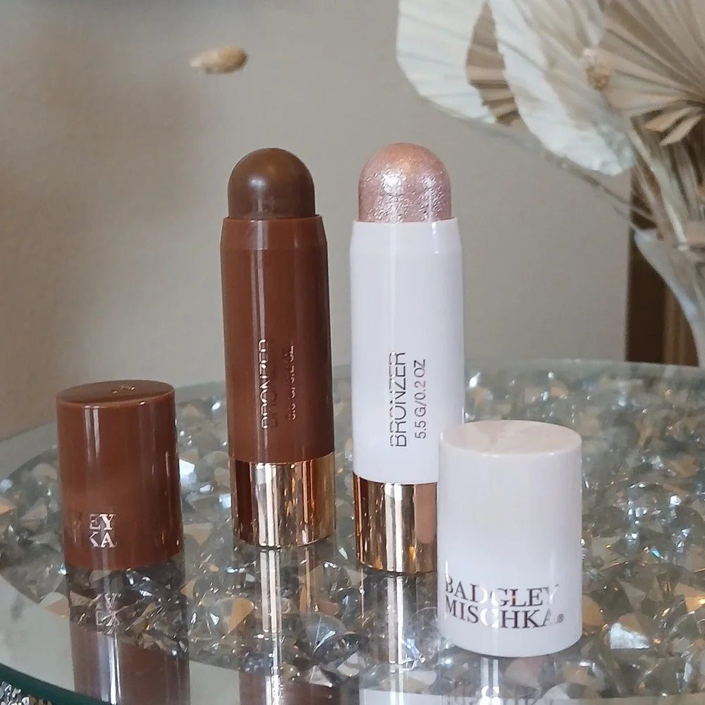 New Badgley Mischka Full Size Bronzer And Highlihter Duo Stick Set